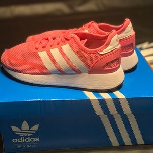 Adidas women’s sneakers